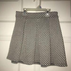 Bethany Mota Black & white skirt